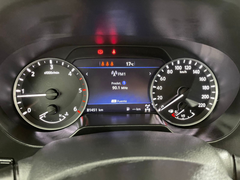 Nissan Comerciales Frontier y NP 300 Frontier Pick-Up 4 pts. Frontier SE, Doble Cab., L4, 2.5l, TM6, a/ac., VE, R-16 (cambio de línea) 2021